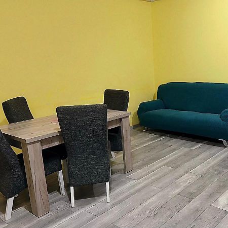 Kiwi Apartment Bistrita  Exterior photo